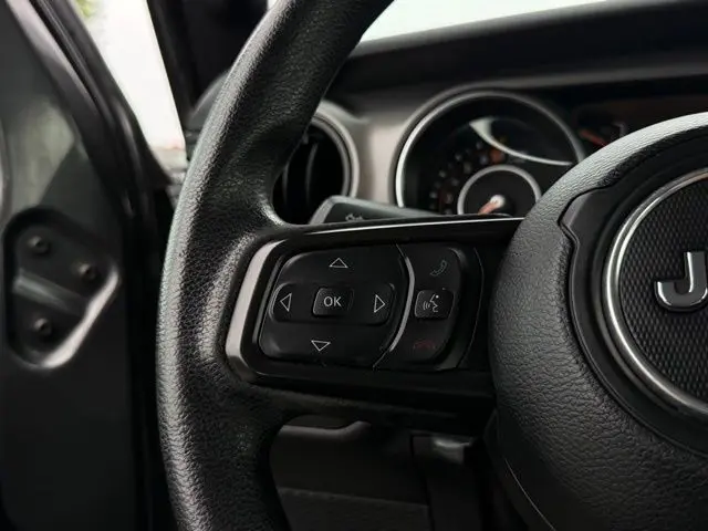 2022 Jeep Gladiator - $25,000
