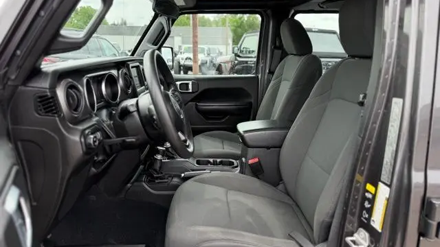 2022 Jeep Gladiator Sport