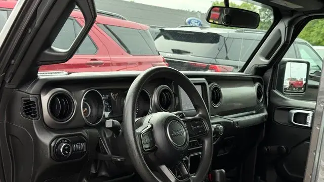 2022 Jeep Gladiator Sport