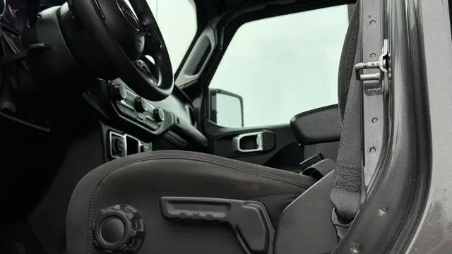 2022 Jeep Gladiator Sport
