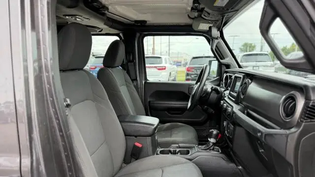 2022 Jeep Gladiator Sport