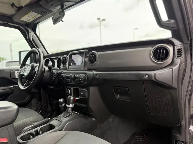 2022 Jeep Gladiator - $25,000