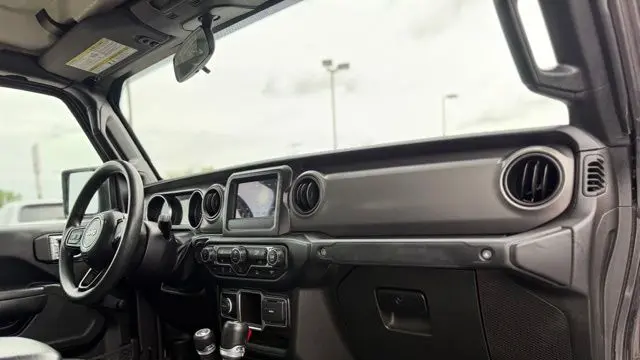 2022 Jeep Gladiator Sport