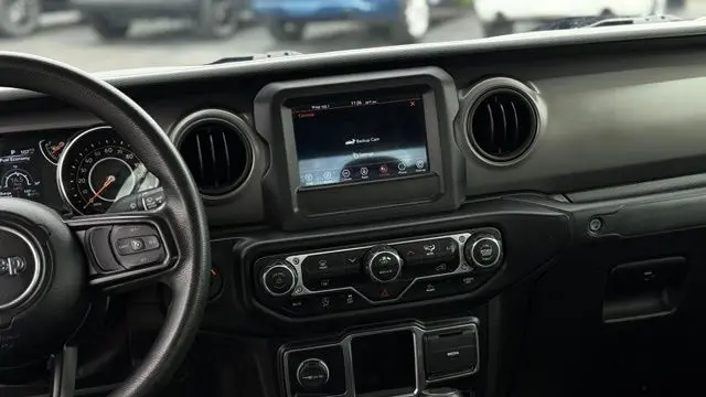 2022 Jeep Gladiator Sport