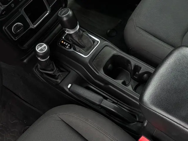 2022 Jeep Gladiator - $25,000
