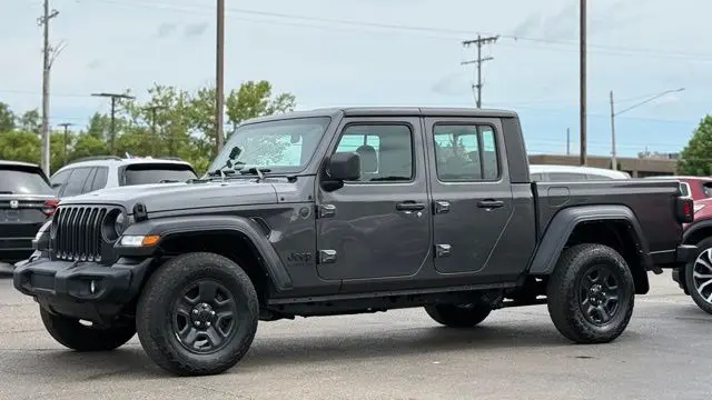 2022 Jeep Gladiator Sport