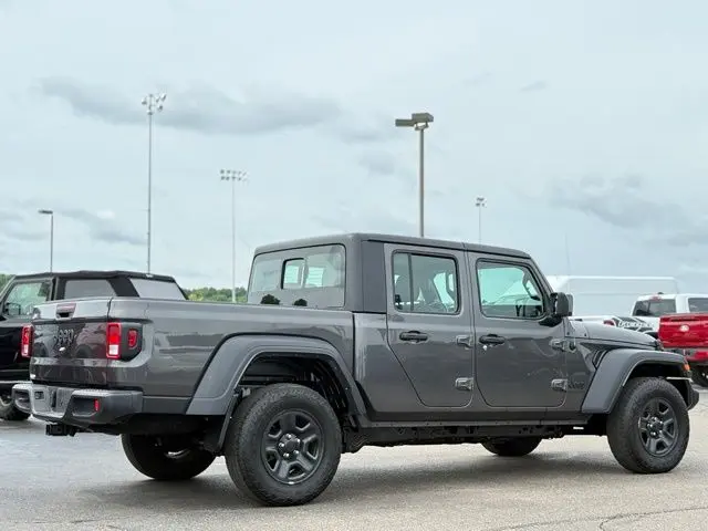2022 Jeep Gladiator - $25,000
