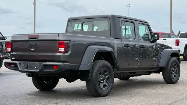 2022 Jeep Gladiator Sport