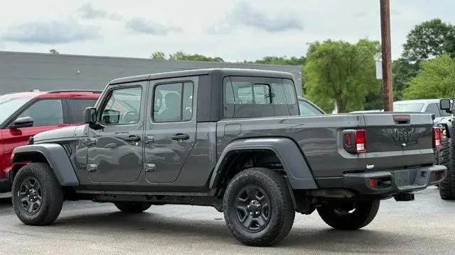 2022 Jeep Gladiator Sport