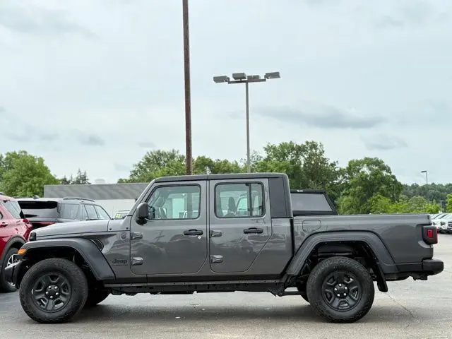 2022 Jeep Gladiator - $25,000