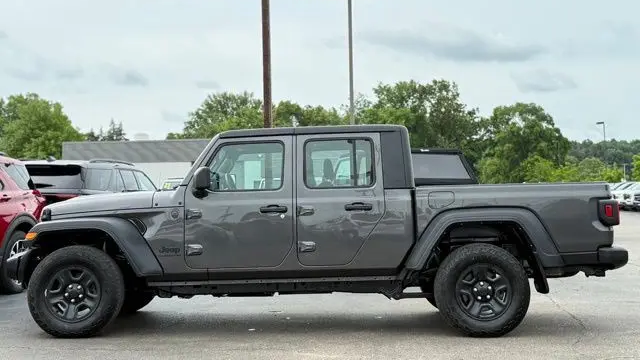 2022 Jeep Gladiator Sport