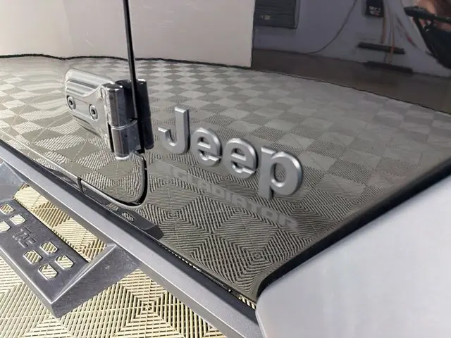 2023 Jeep Gladiator - $27,500