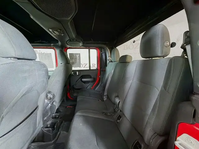 2020 Jeep Gladiator - $19,000