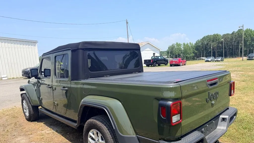2023 Jeep Gladiator Sport