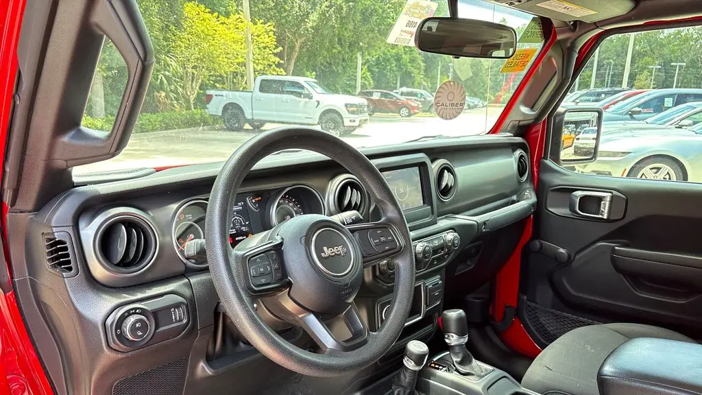 2023 Jeep Gladiator Sport