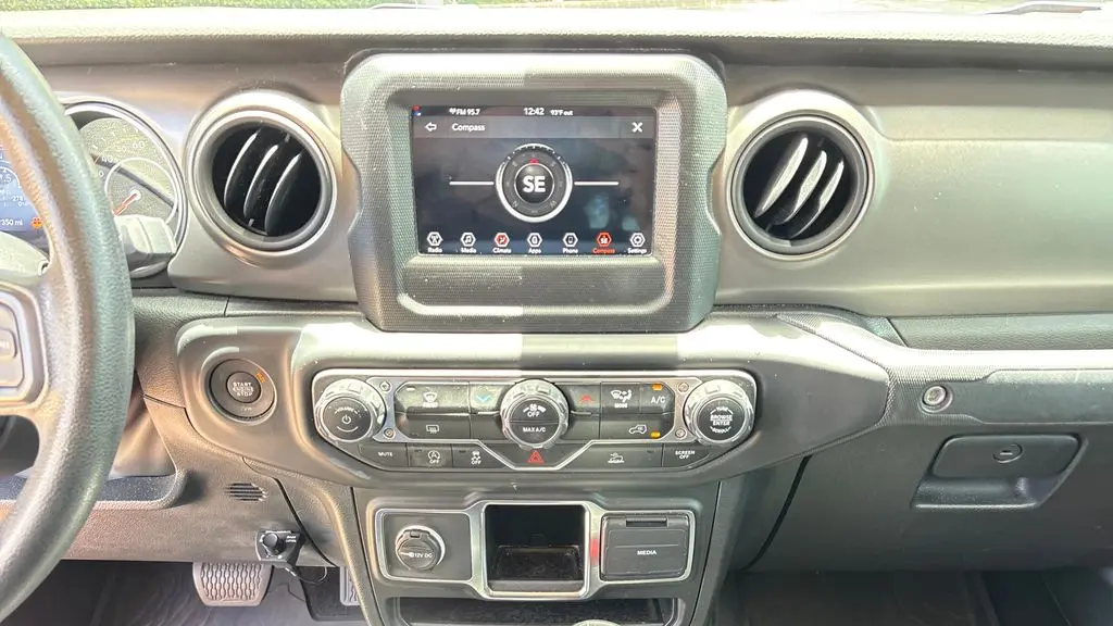 2023 Jeep Gladiator Sport