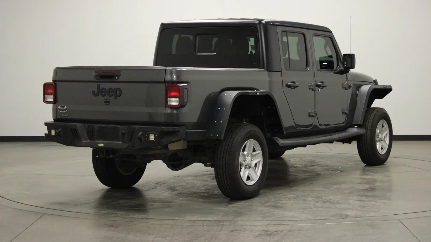 2022 Jeep Gladiator Sport