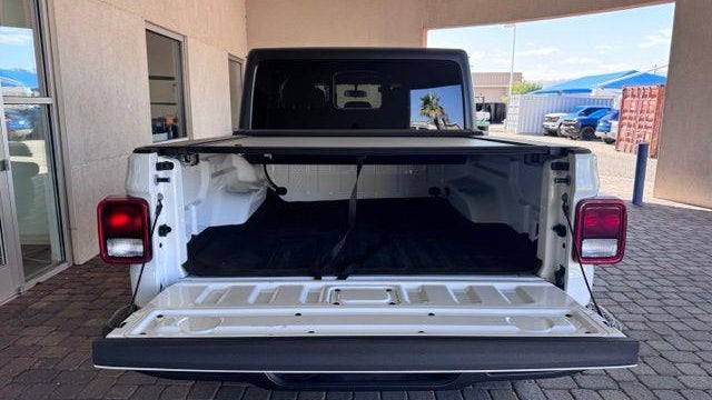 2022 Jeep Gladiator Willys