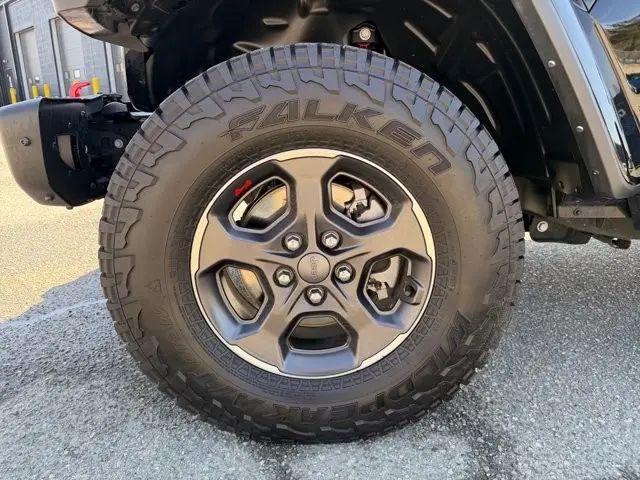 2023 Jeep Gladiator - $39,995