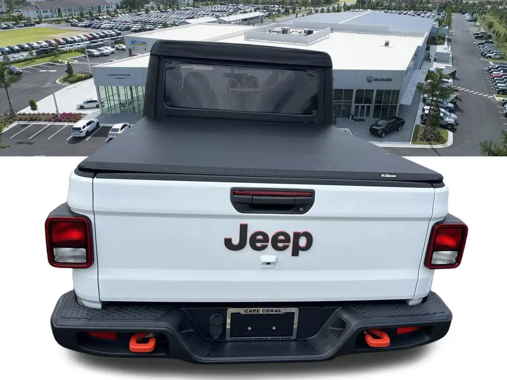 2022 Jeep Gladiator - $32,217