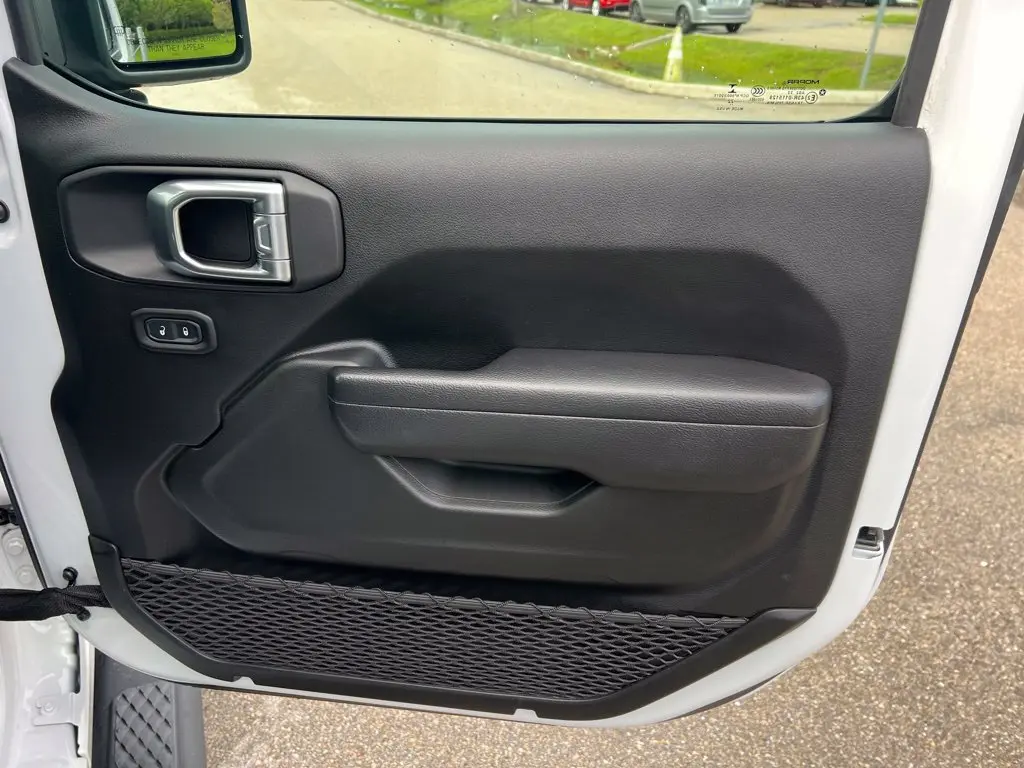2022 Jeep Gladiator - $32,217
