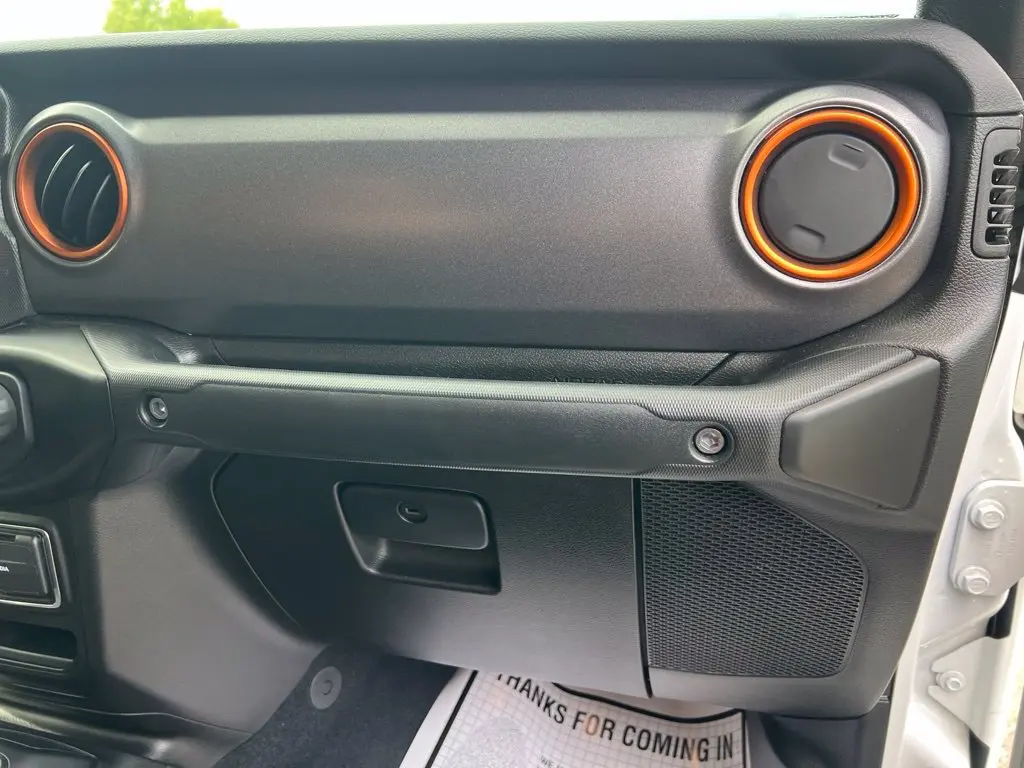 2022 Jeep Gladiator - $32,217