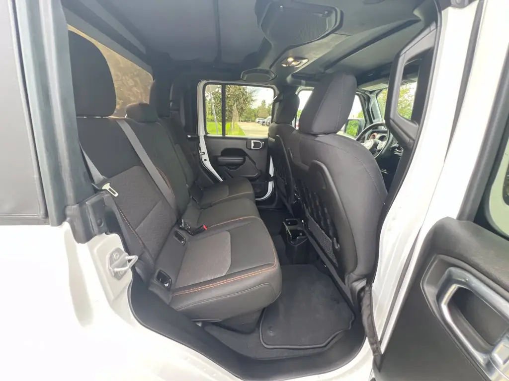 2022 Jeep Gladiator - $32,217