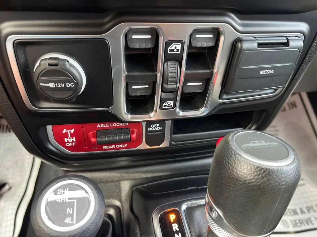 2022 Jeep Gladiator - $32,217