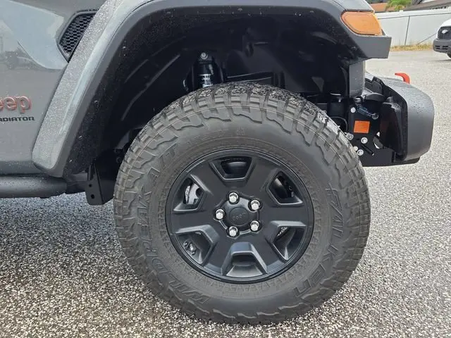 2023 Jeep Gladiator - $37,991