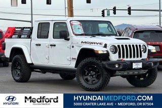 2021 Jeep Gladiator with Bright White Clearcoat Exterior