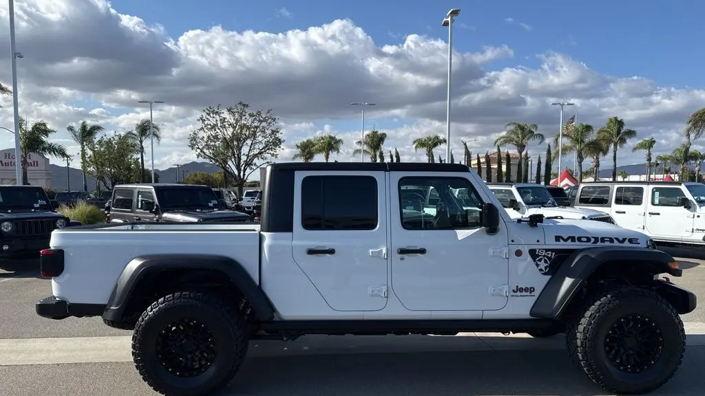 2024 Jeep Gladiator Mojave