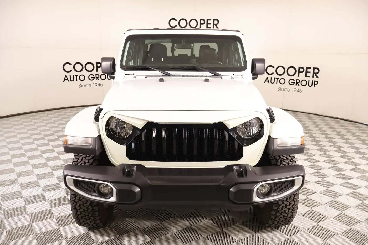 2022 Jeep Gladiator - $33,489