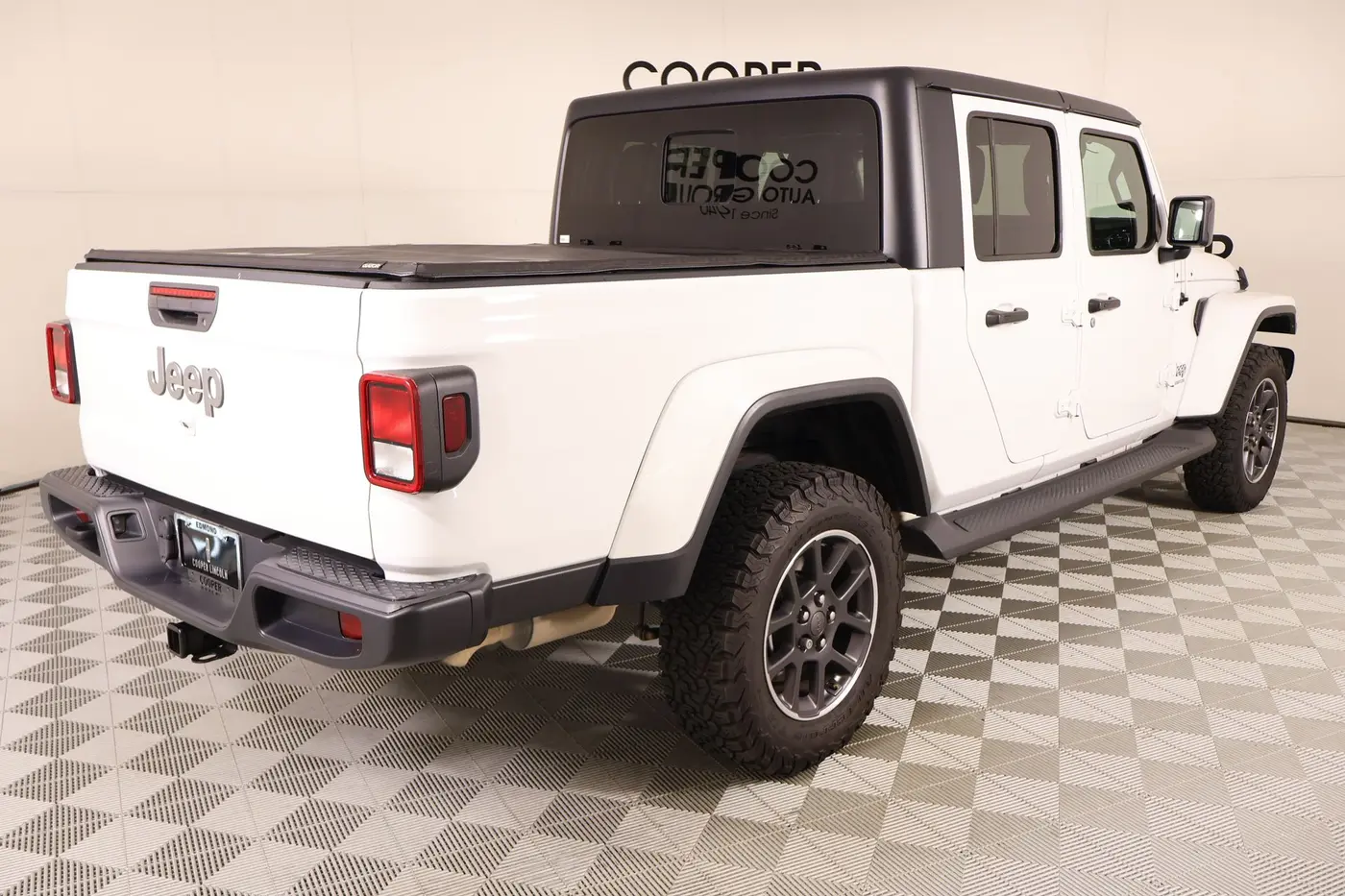 2022 Jeep Gladiator - $33,489