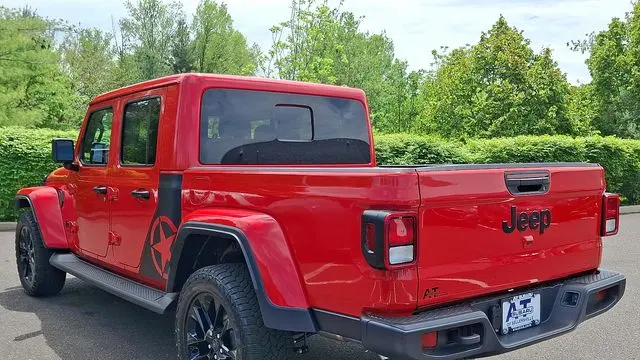 2025 Jeep Gladiator NightHawk