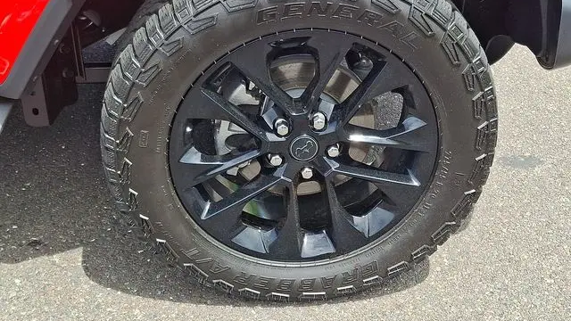2025 Jeep Gladiator NightHawk