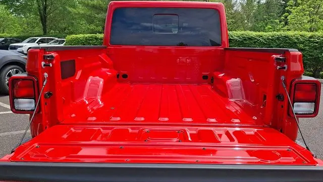 2025 Jeep Gladiator NightHawk