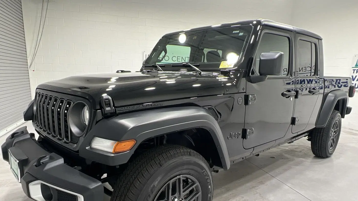2025 Jeep Gladiator Sport S