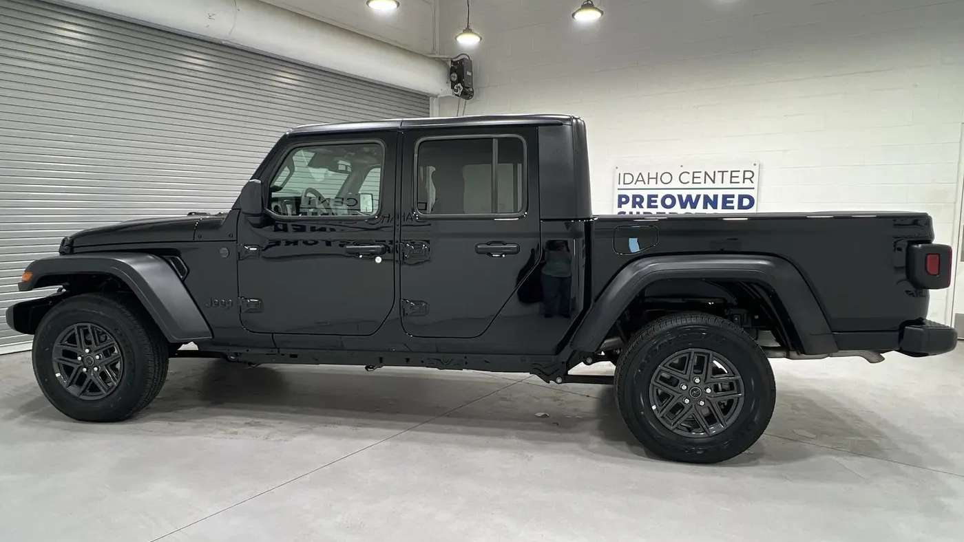 2025 Jeep Gladiator Sport S