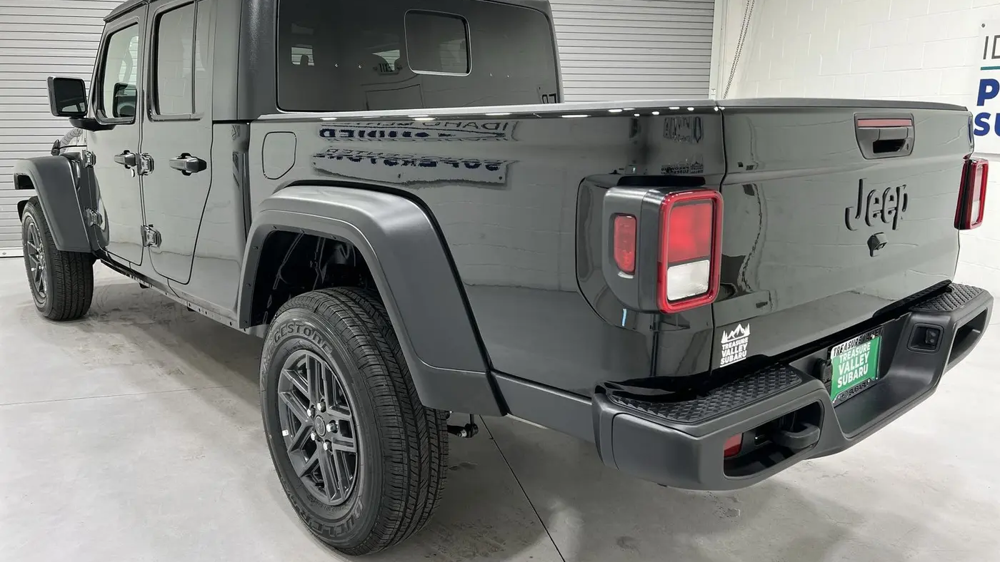 2025 Jeep Gladiator Sport S