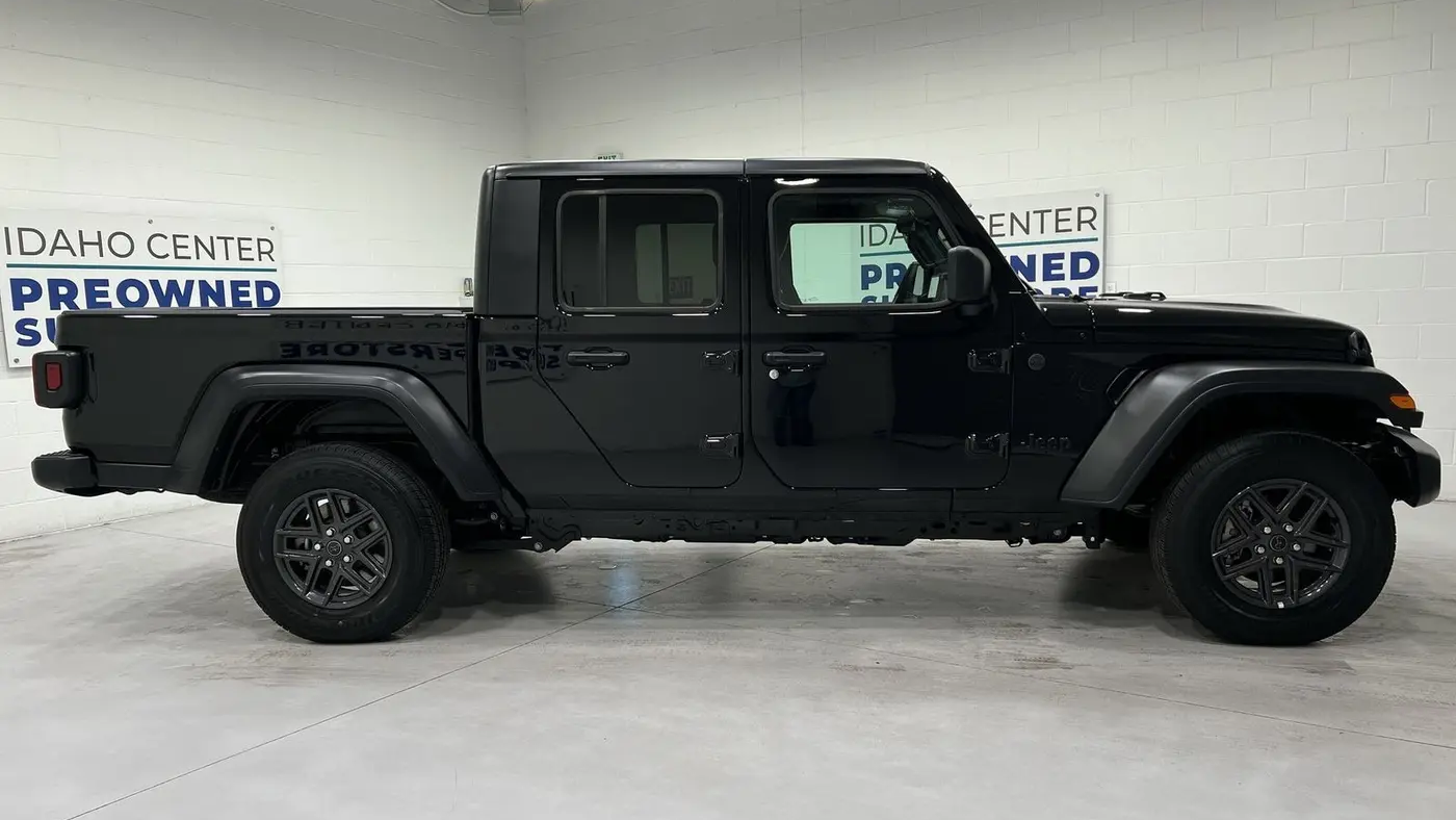 2025 Jeep Gladiator Sport S