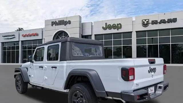 2026 Jeep Gladiator Sport