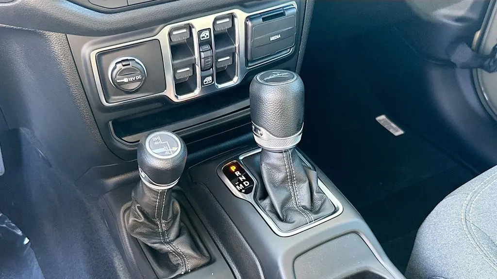 2026 Jeep Gladiator Sport