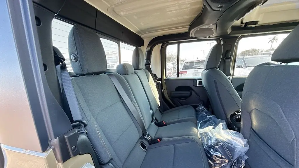 2026 Jeep Gladiator Sport