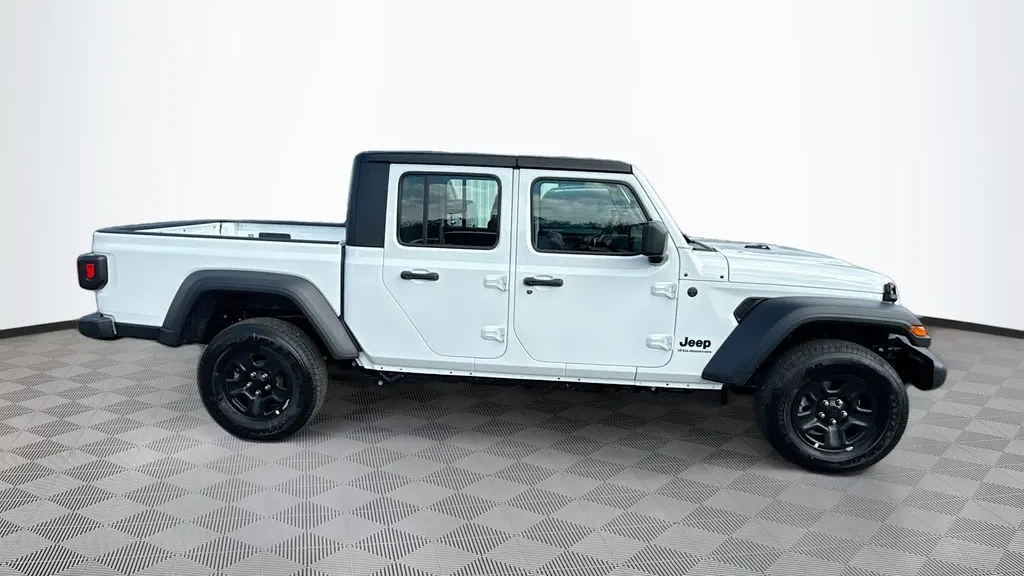 2026 Jeep Gladiator Sport