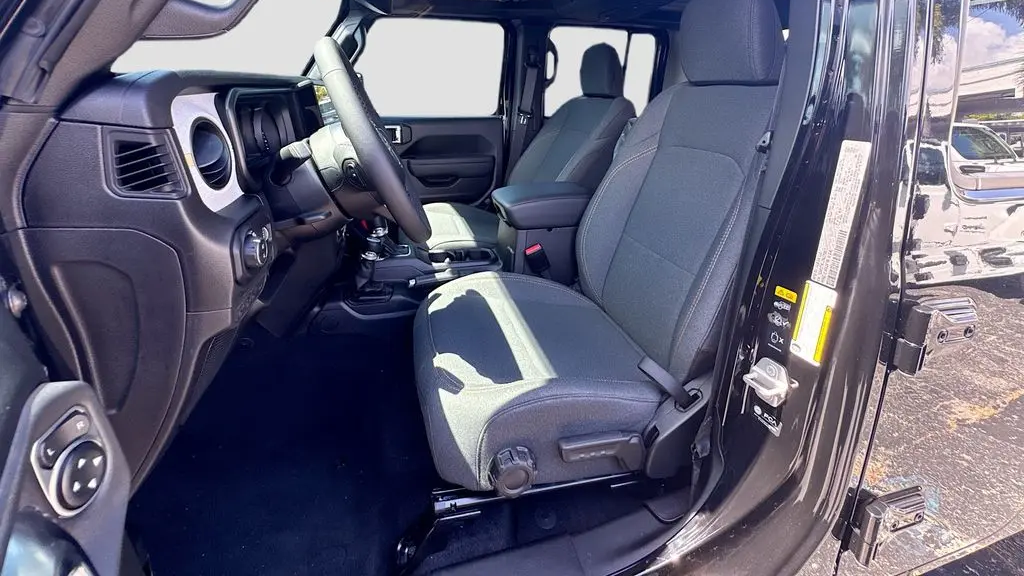 2025 Jeep Gladiator Sport S