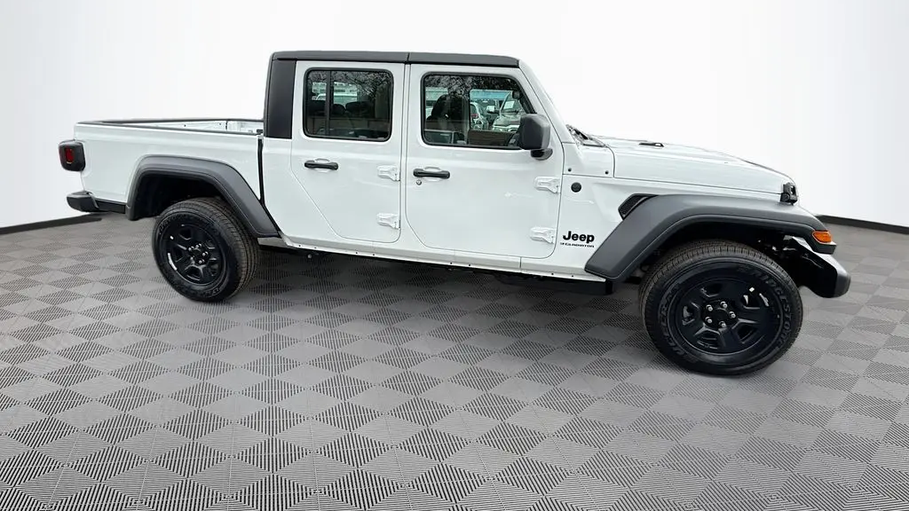 2026 Jeep Gladiator Sport