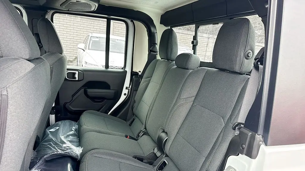 2026 Jeep Gladiator Sport