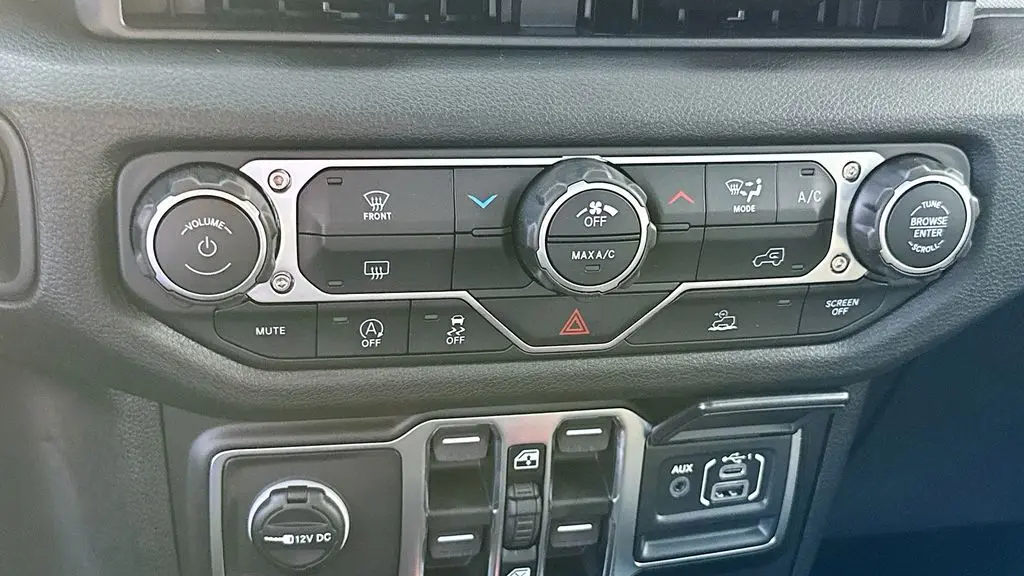 2026 Jeep Gladiator Sport