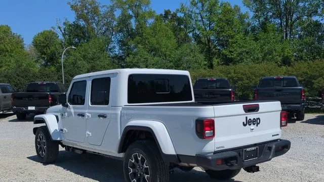 2026 Jeep Gladiator Sahara