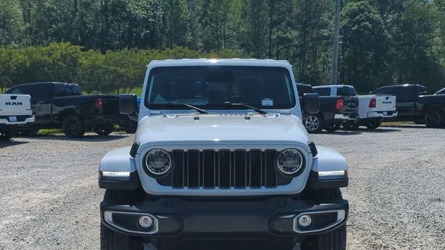 2026 Jeep Gladiator Sahara